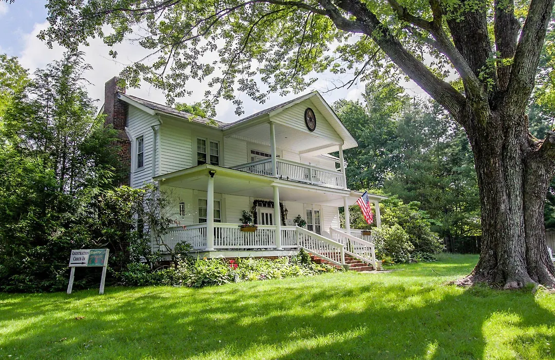 Buffalo Tavern Bed And Breakfast-1