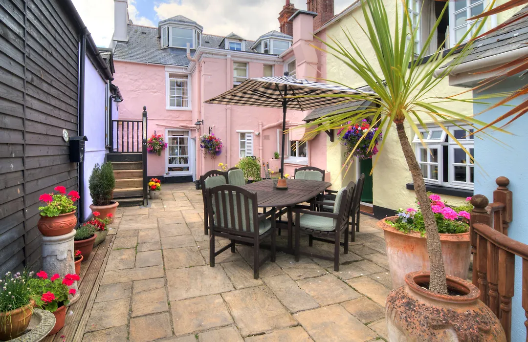 Potters Mooring Guest House-1