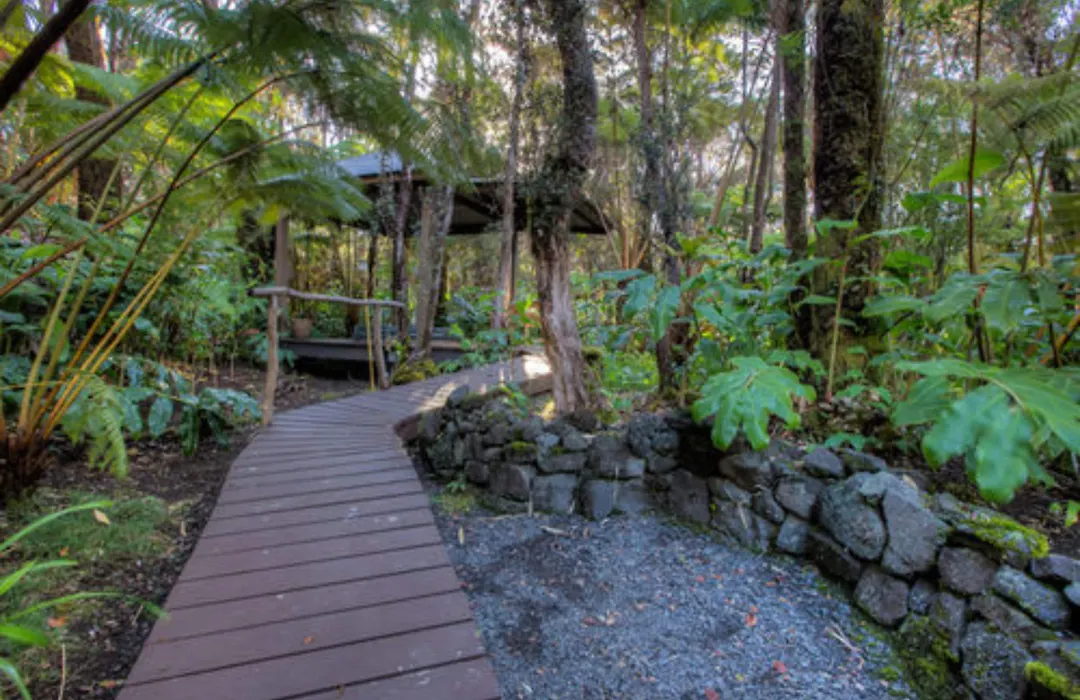 Volcano Mist Cottage-1
