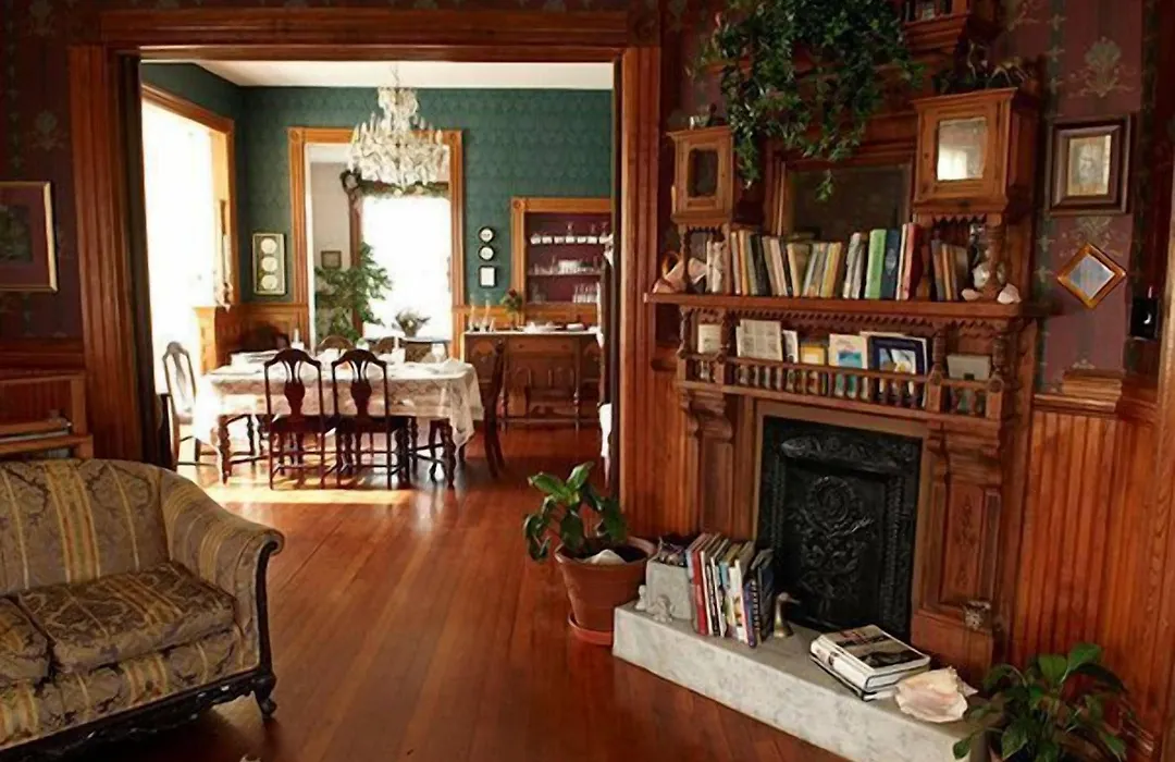 Pensacola Victorian Bed & Breakfast-1