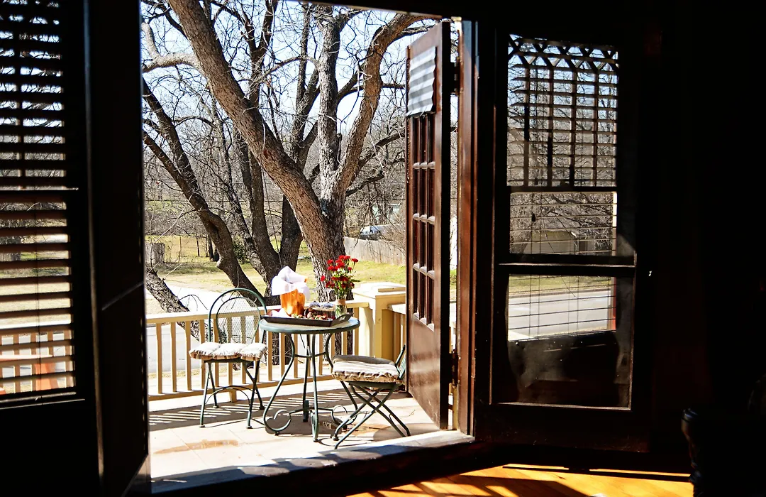 Iron Horse Inn-1