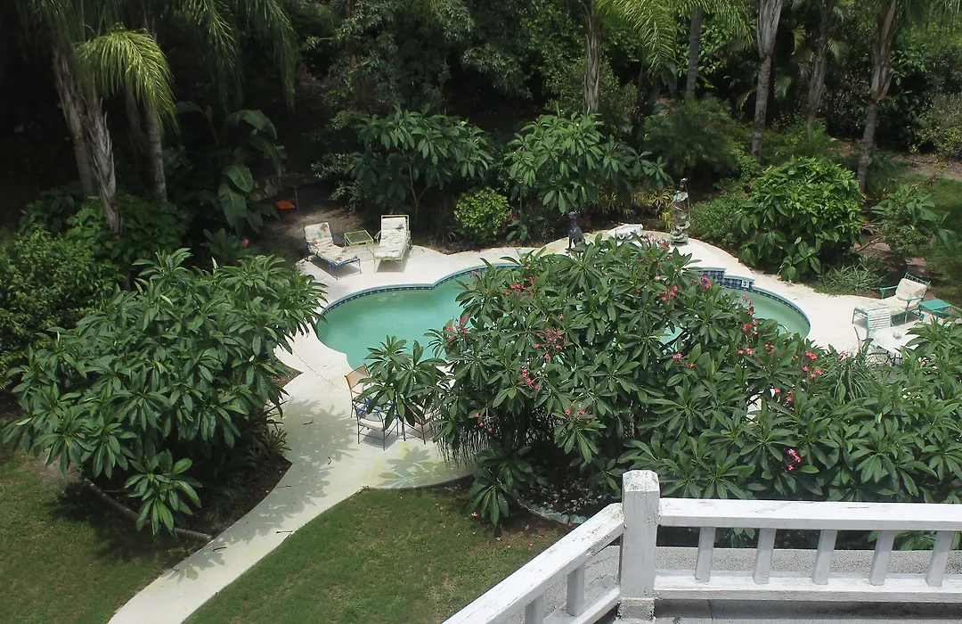 Heron Cay Lakeview Bed & Breakfast-1