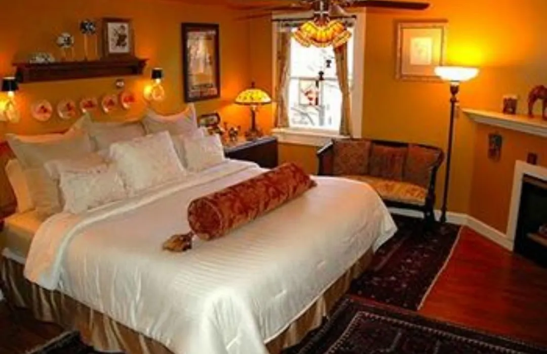 Red Elephant Inn Bed And Breakfast-1