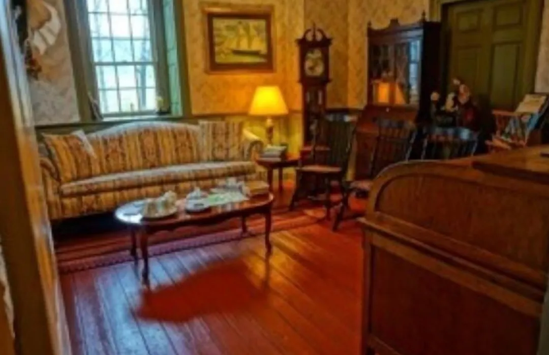 Brownstone Colonial Inn-1