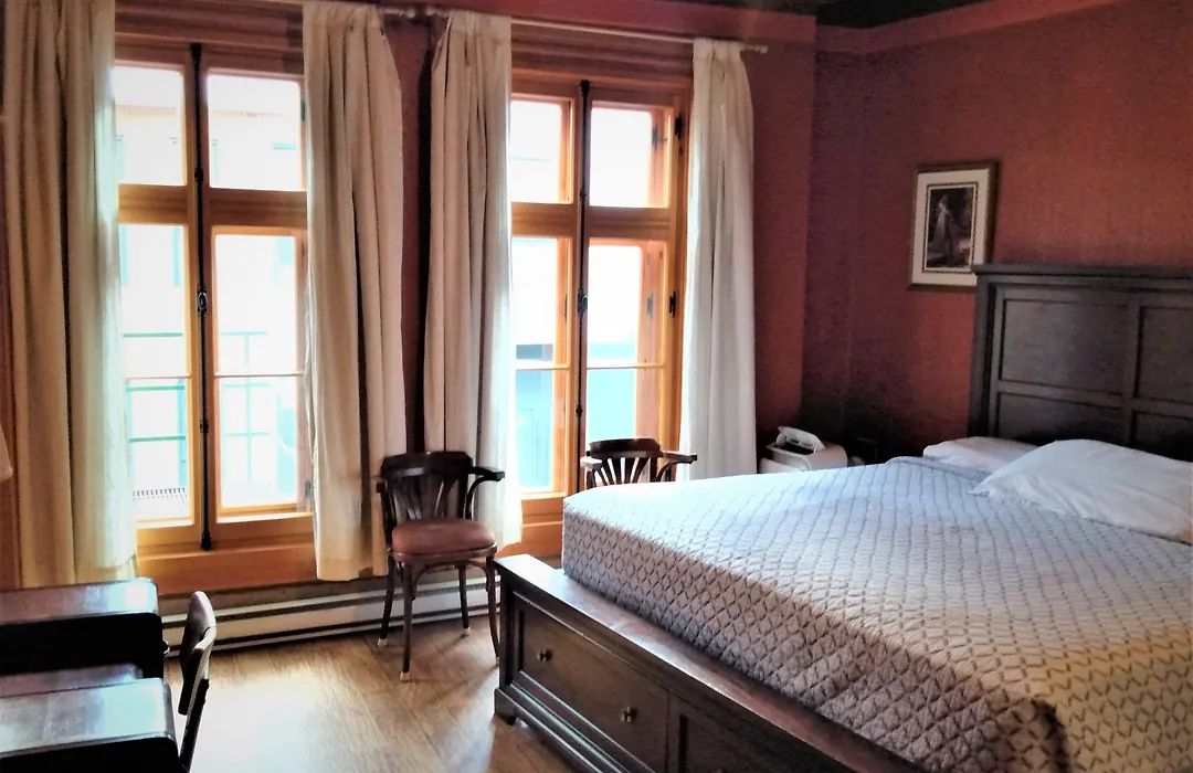 Auberge L'Intendant-1