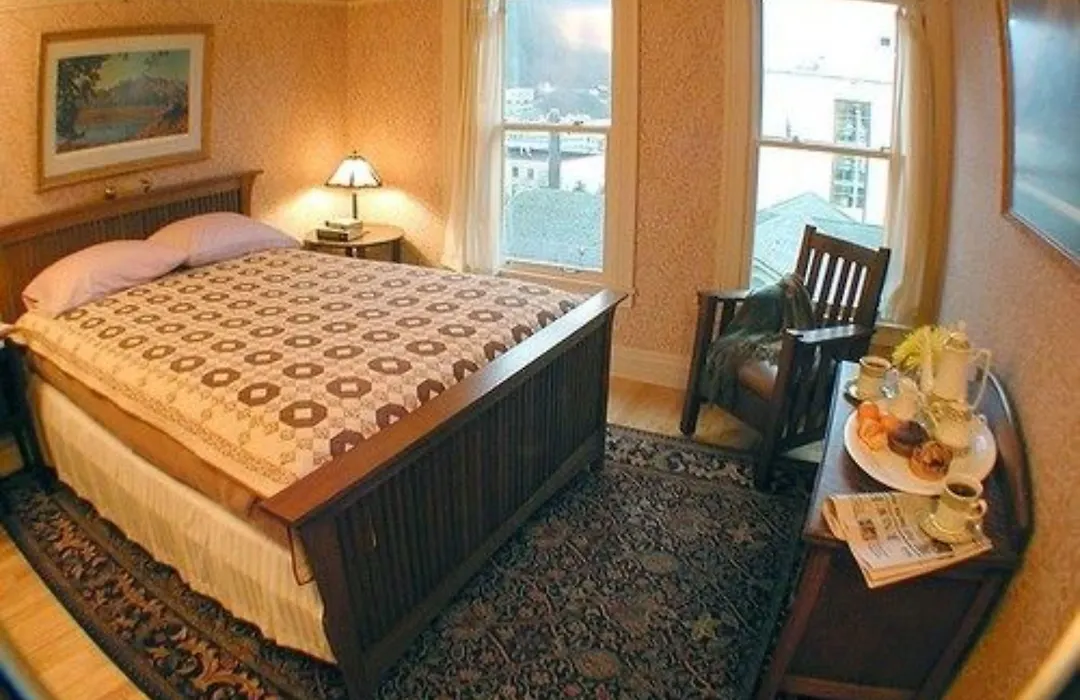 Alaska'S Capital Inn Bed And Breakfast (Adults Only)-1
