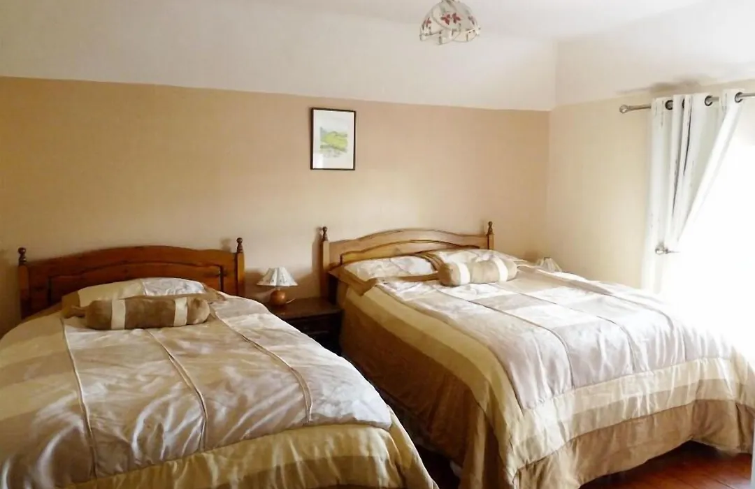 Bridgeview Farmhouse Bed And Breakfast-1
