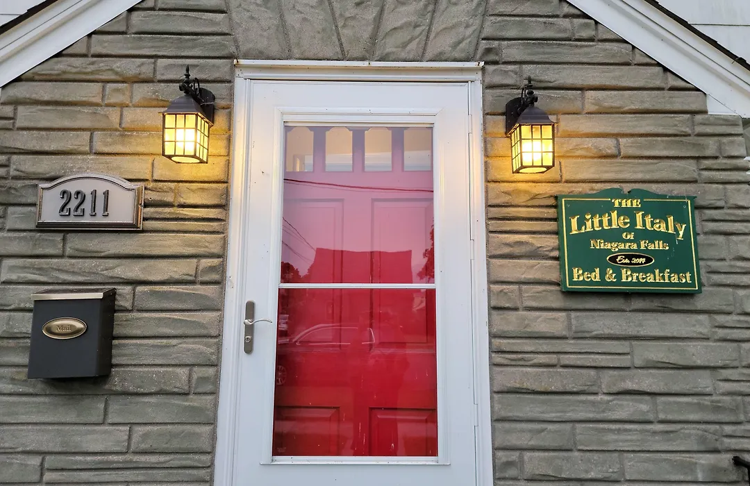 The Little Italy Of Niagara Falls Bed & Breakfast-1