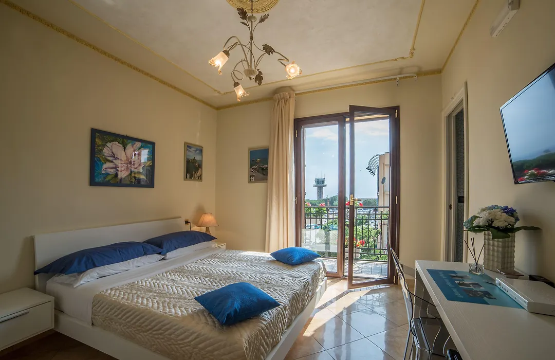 Airport House B&B-1