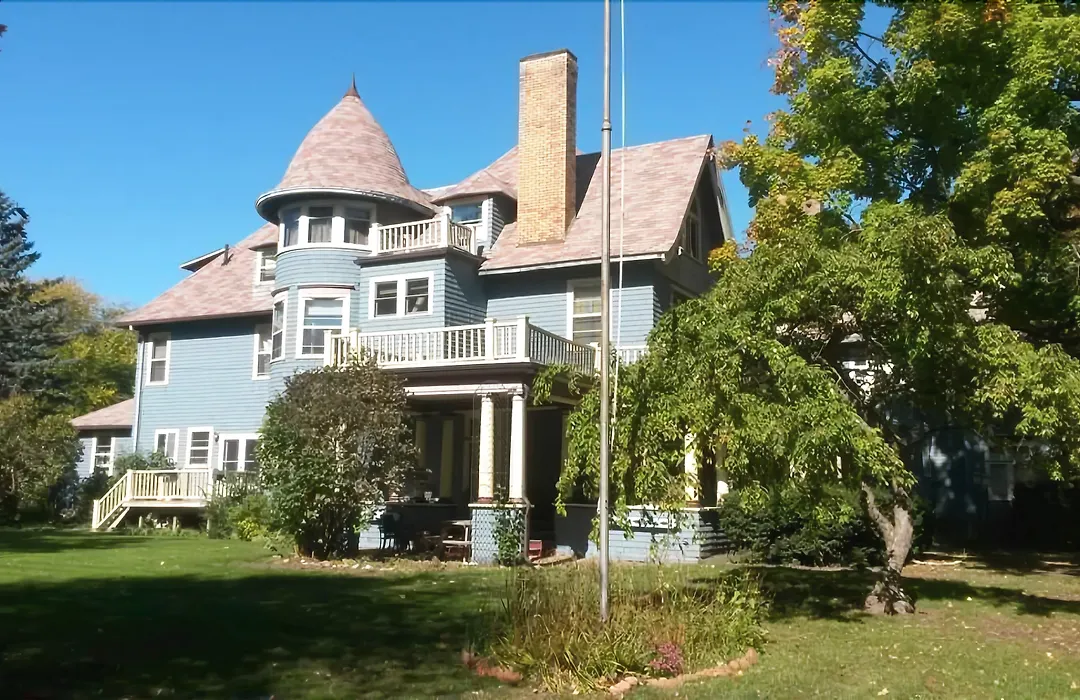 Saravilla Bed & Breakfast-1