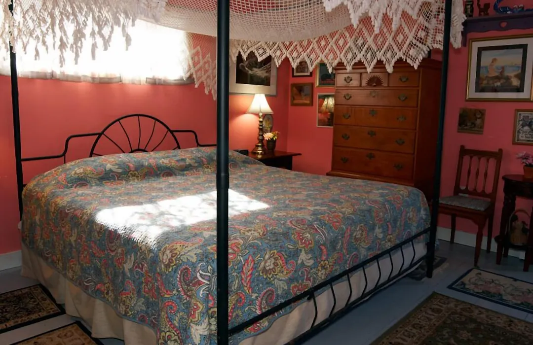 Simmons Homestead Inn-1