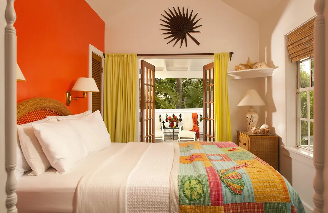 Tropical Inn-1