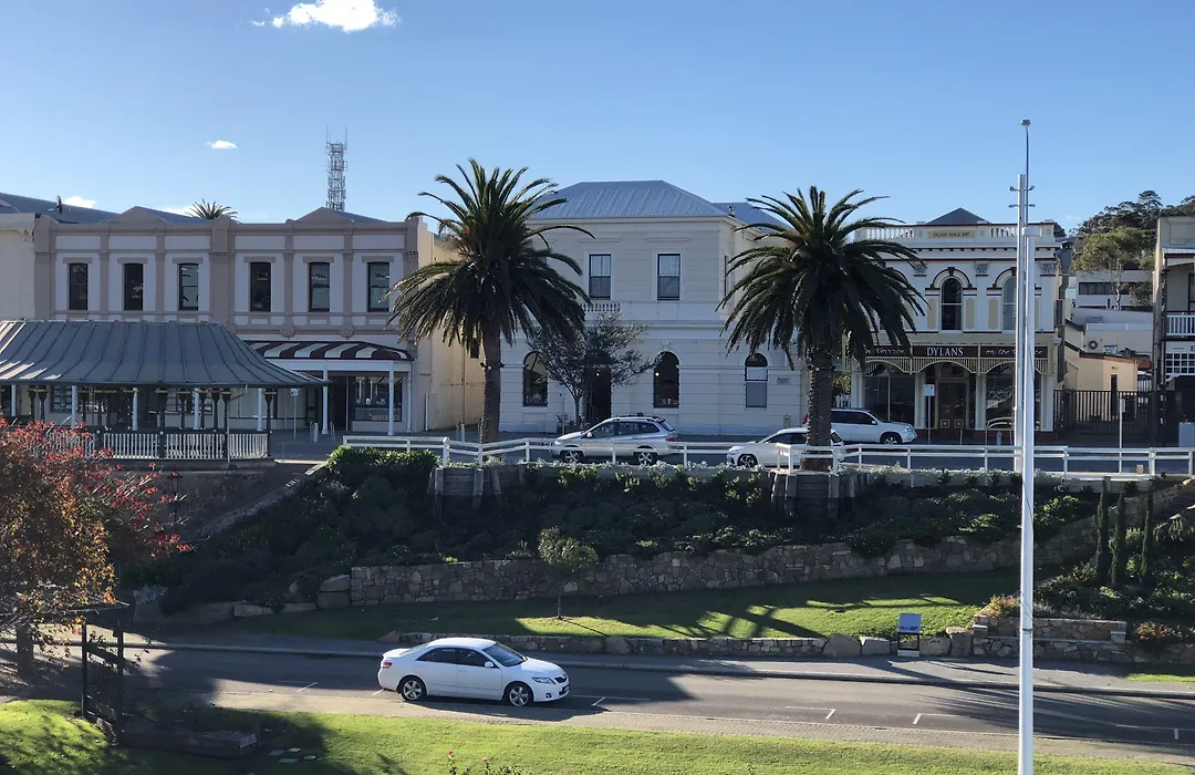 Albany Foreshore Guest House-1