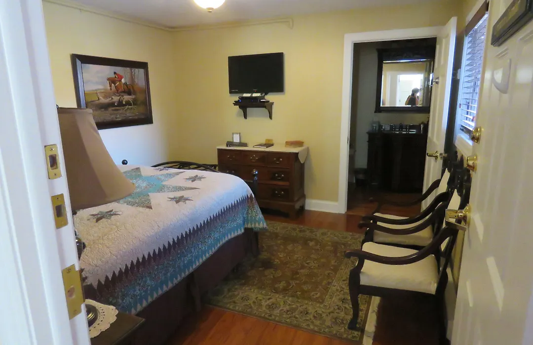 The Swope Manor Bed & Breakfast-1