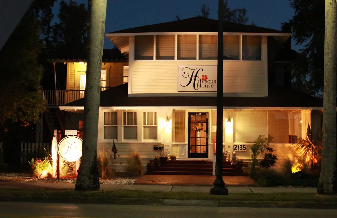 The Hibiscus House Of Fort Myers-1
