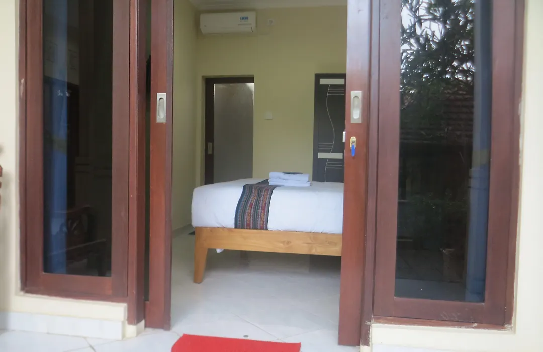 Sari Buana Bed & Breakfast-1