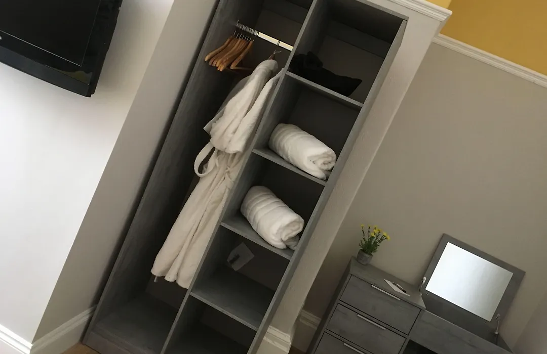 Cartref Guest House-1