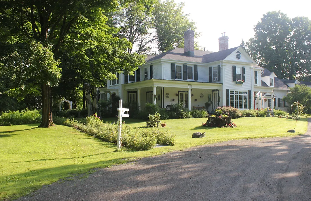 Domaine Les Boises Lee Farm S.A-1