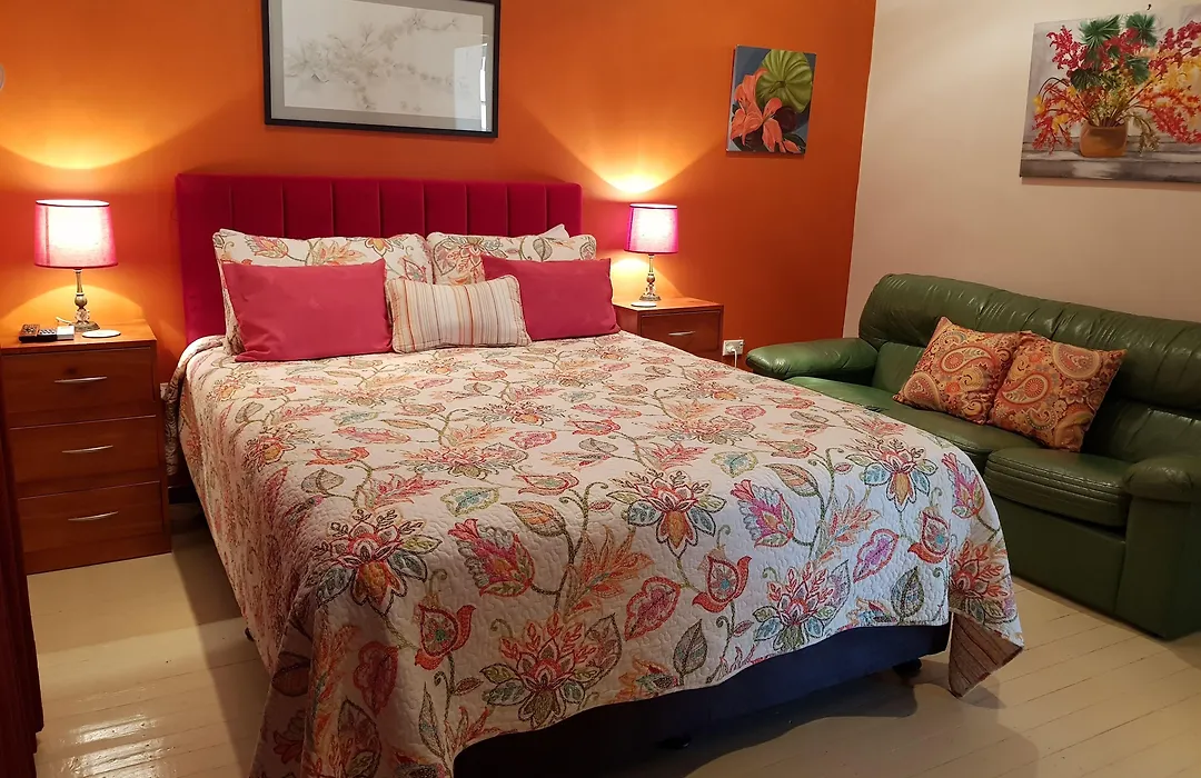 Sonja'S Bed And Breakfast-1