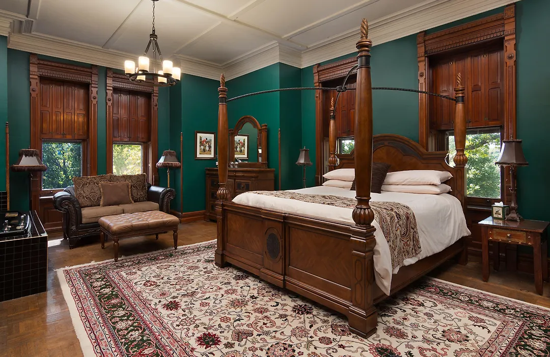 Reynolds Mansion-1