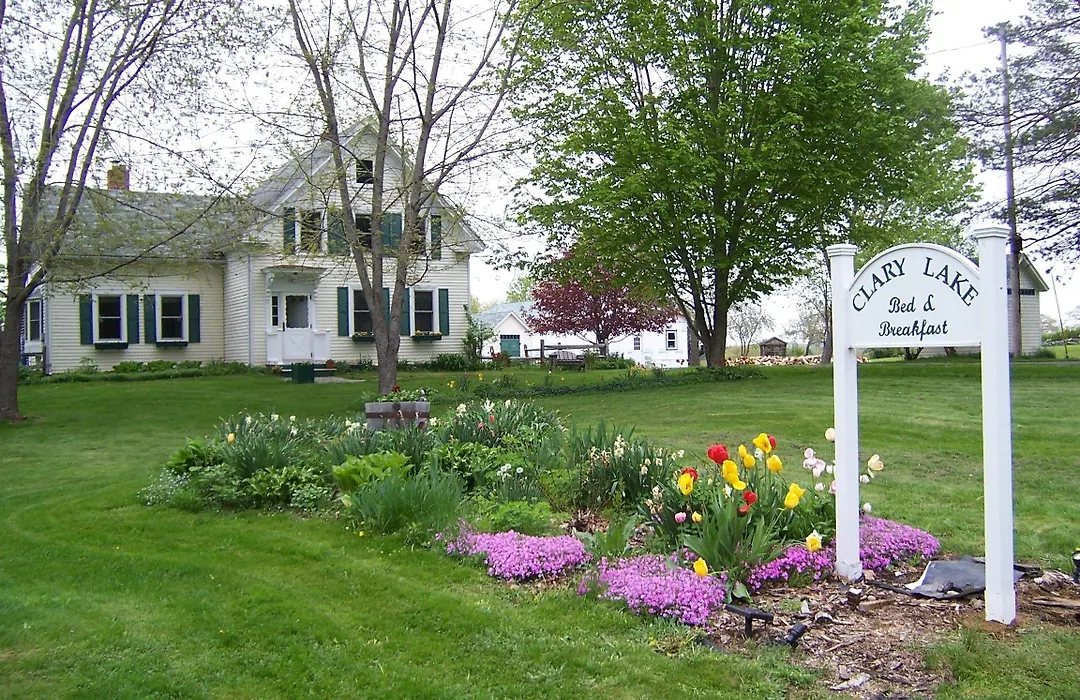 Clary Lake Bed And Breakfast-1