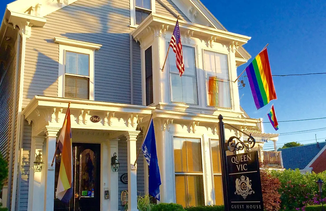 Queen Vic Guest House (Adults Only)-1