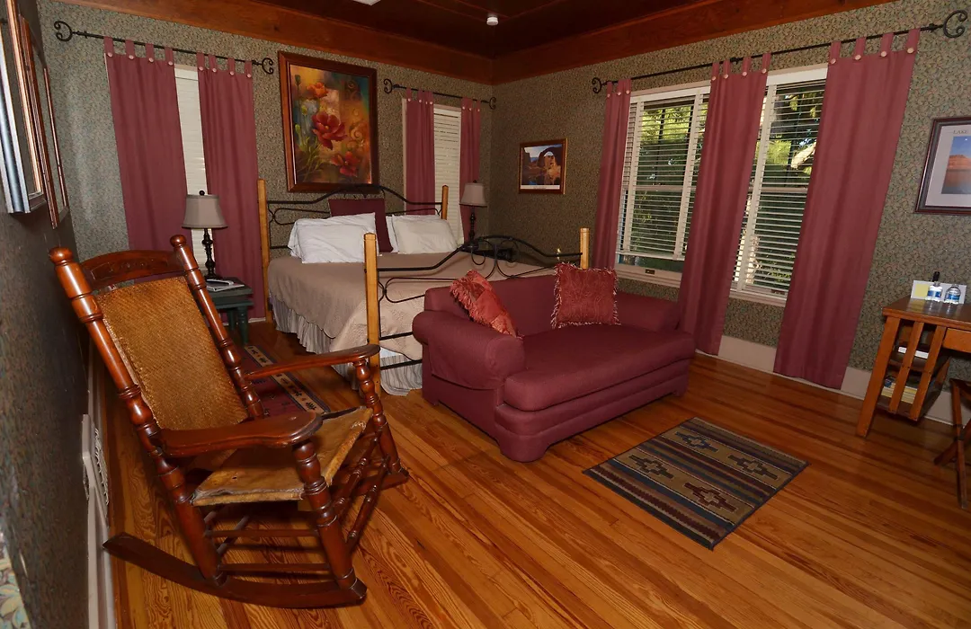 Far View - A Bed & Breakfast Estate-1