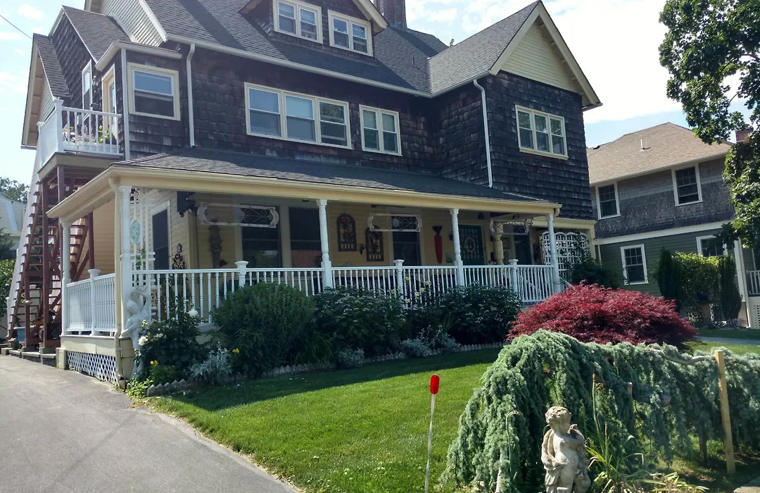 Armistead Cottage Bed & Breakfast-1