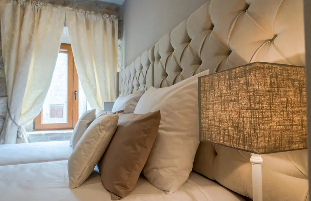 Jupiter Lux Rooms-1