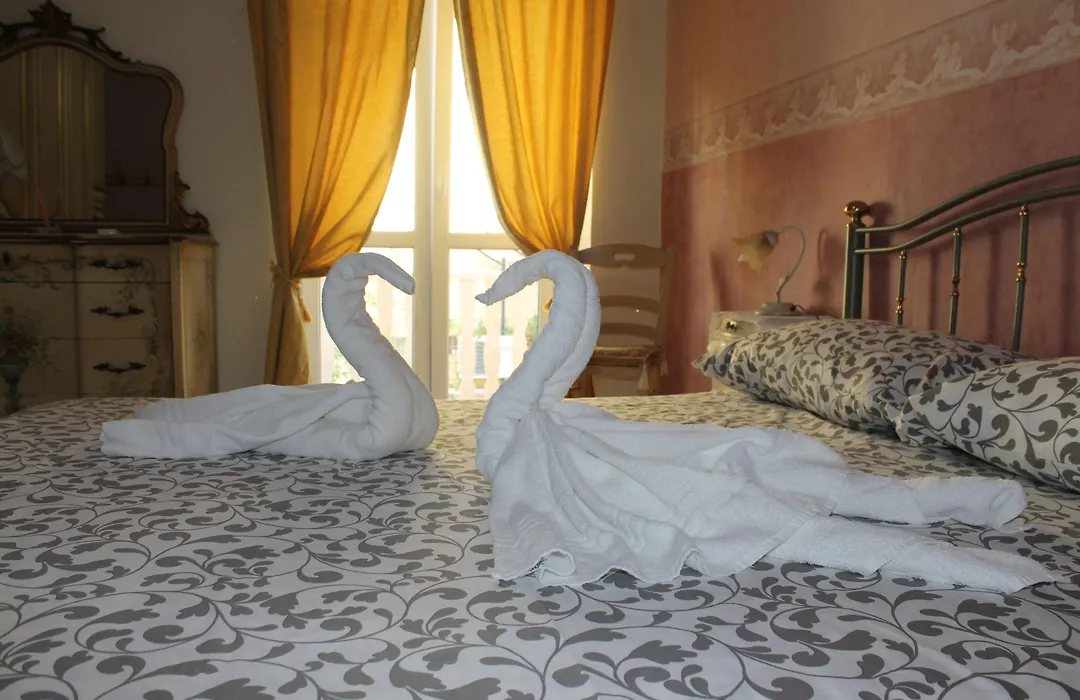 San Peter'S Golden Rooms-1