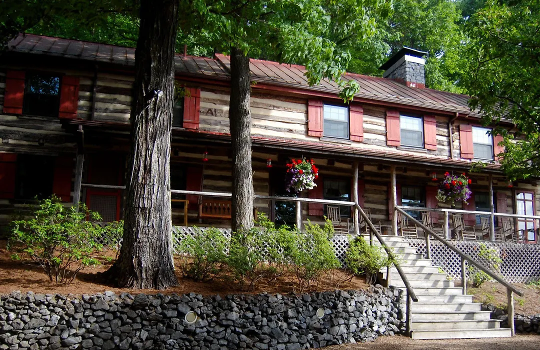 Sugar Tree Inn-1