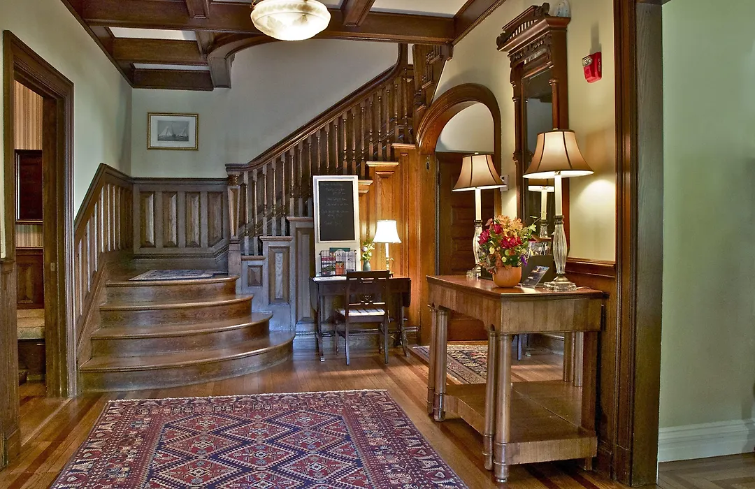 Hilltop Inn-1
