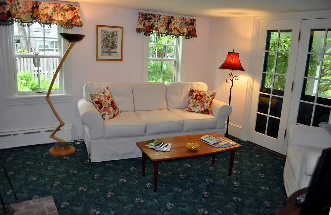 Stone Throw Cottage Inn-1