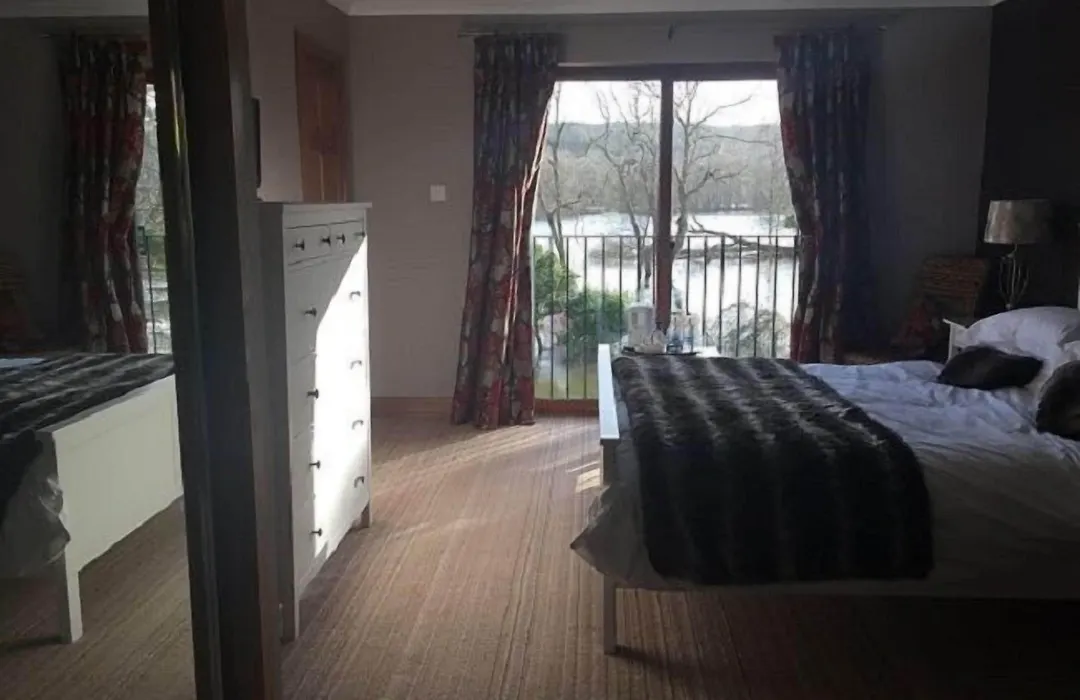 Riverside House-1