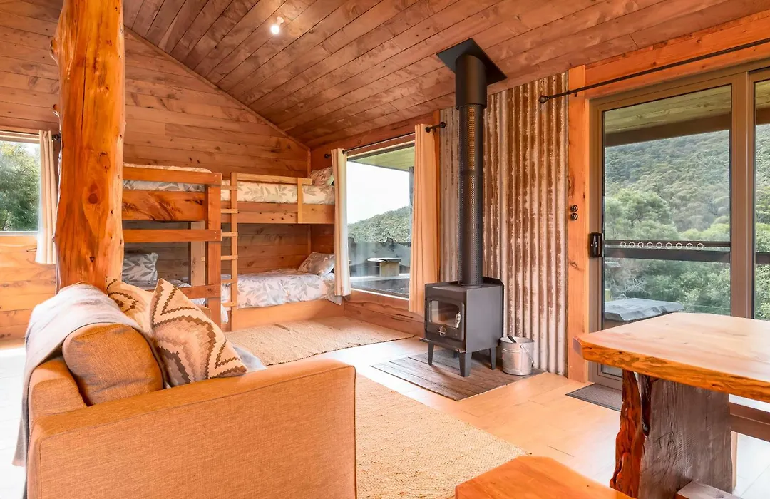 Rustic Hut Bush Retreat-1