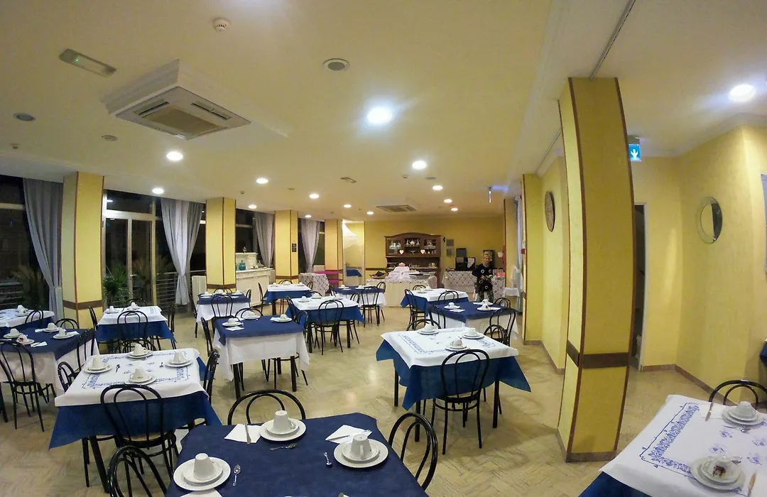 Hotel Half Moon Airport Restaurant-1