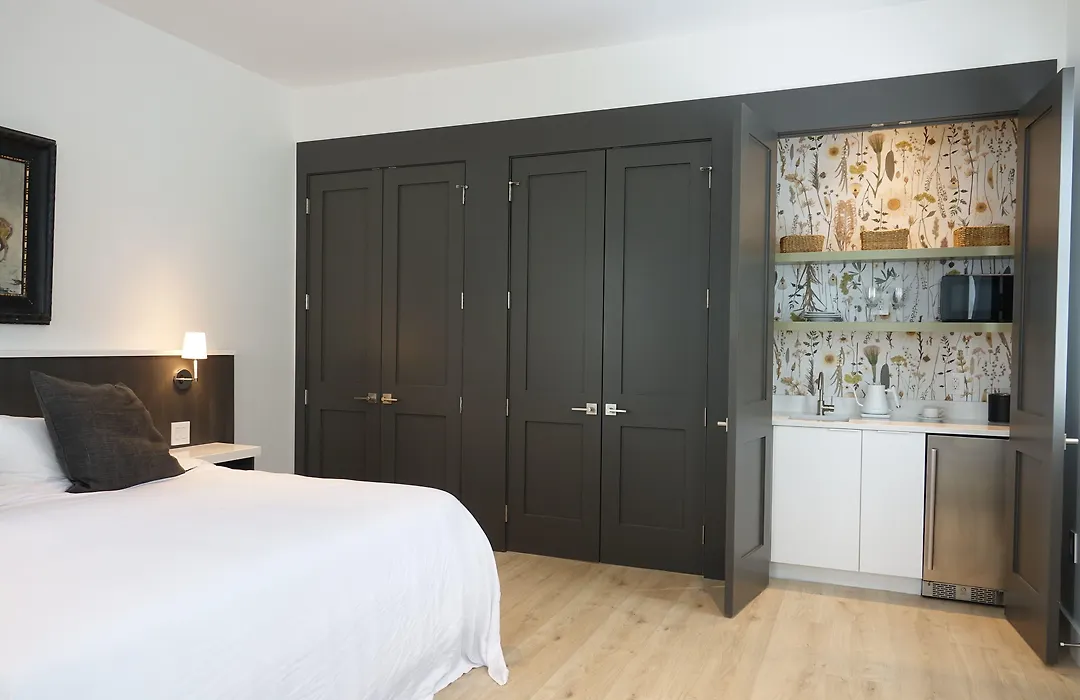 Whitetail Court Hotel-1