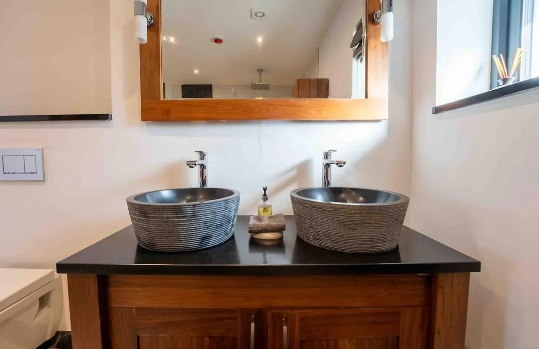 Antrim House Guest Rooms & Suites (Adults Only)-1