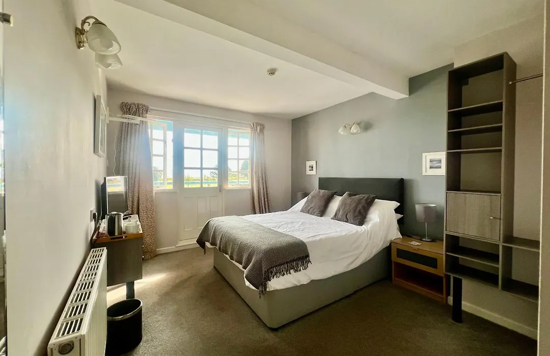 Riverside Cottage B&B-1