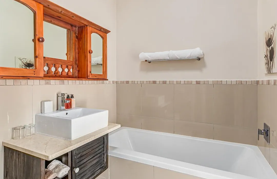 Caledon 23 Guest House-1