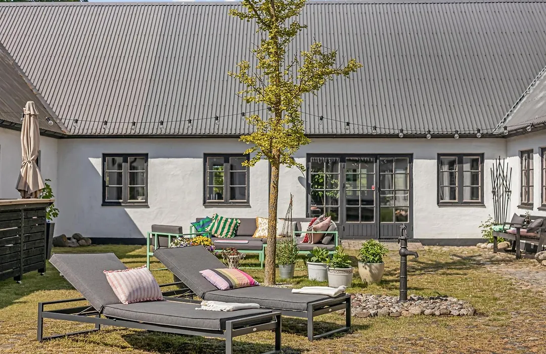 Mellby Atelier på Österlen-1