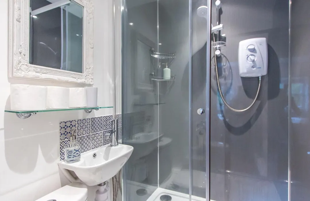 3 Berkeley Square Guesthouse-1
