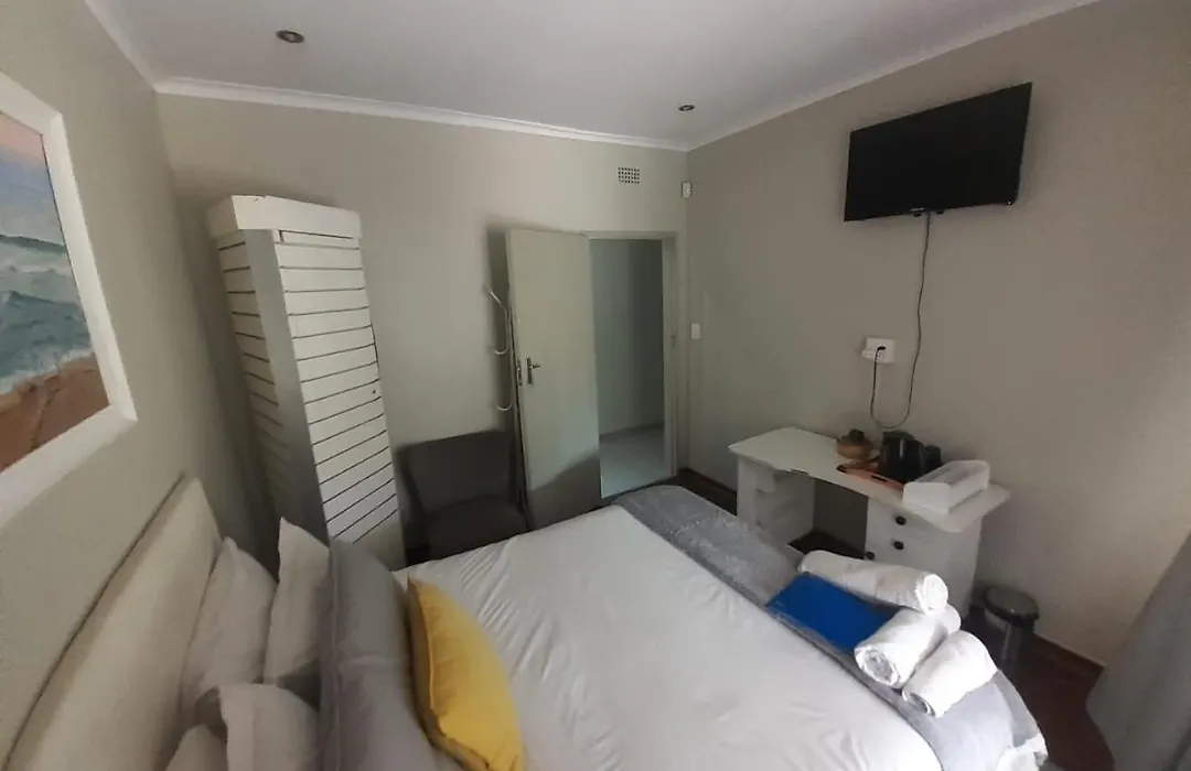Schweezers Guest House-1