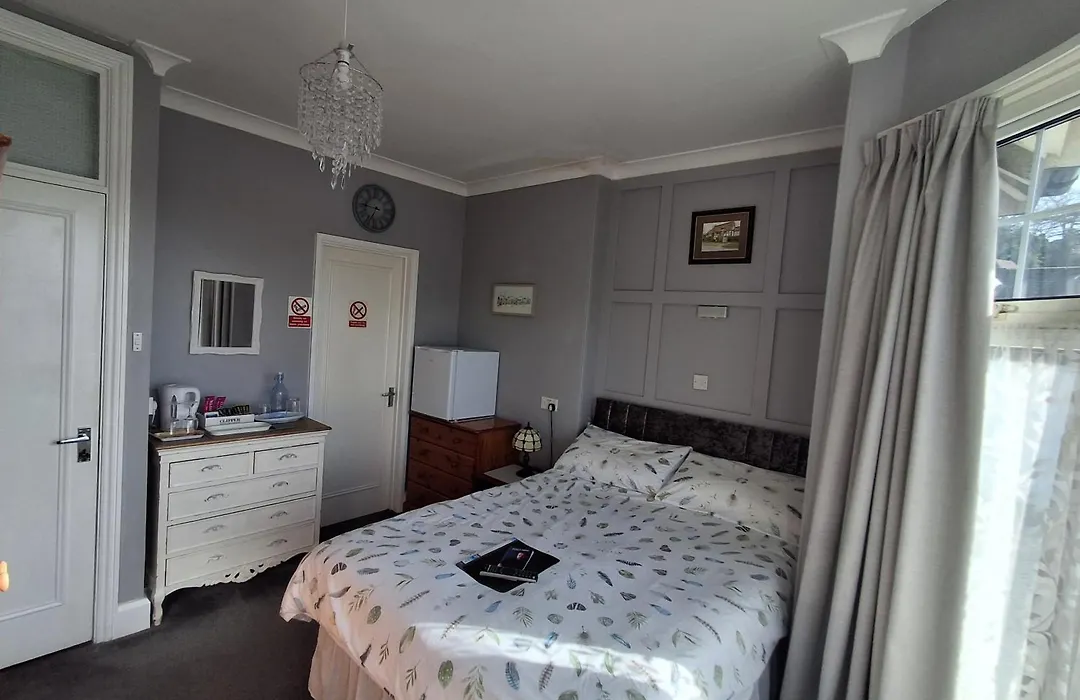 Newton House-1