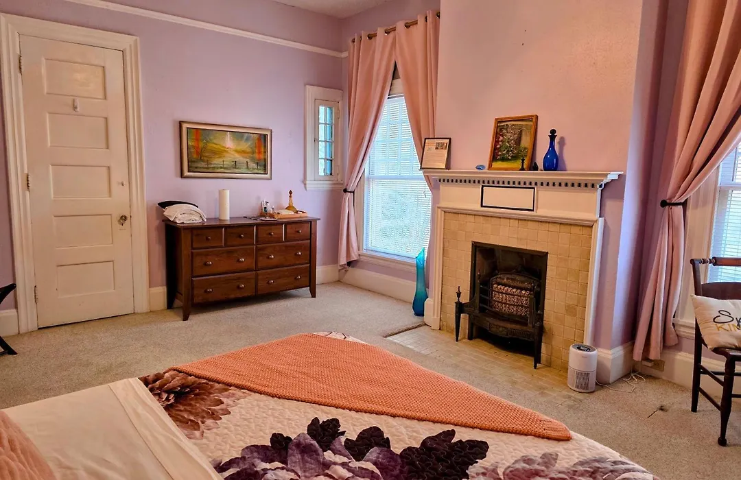 The Kings Throne Inn And Guest House-1