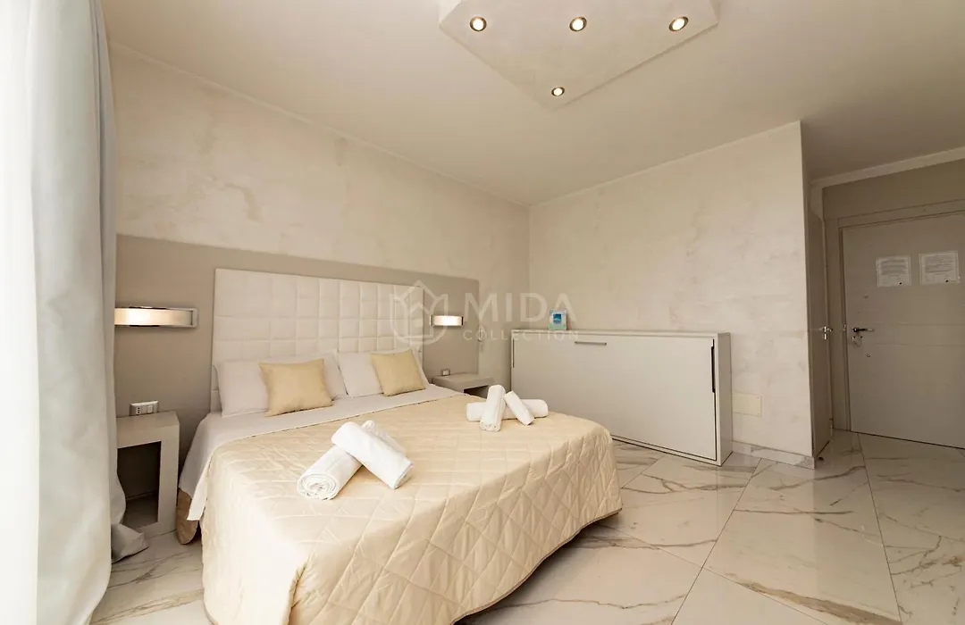 Riviera Luxury Rooms-1