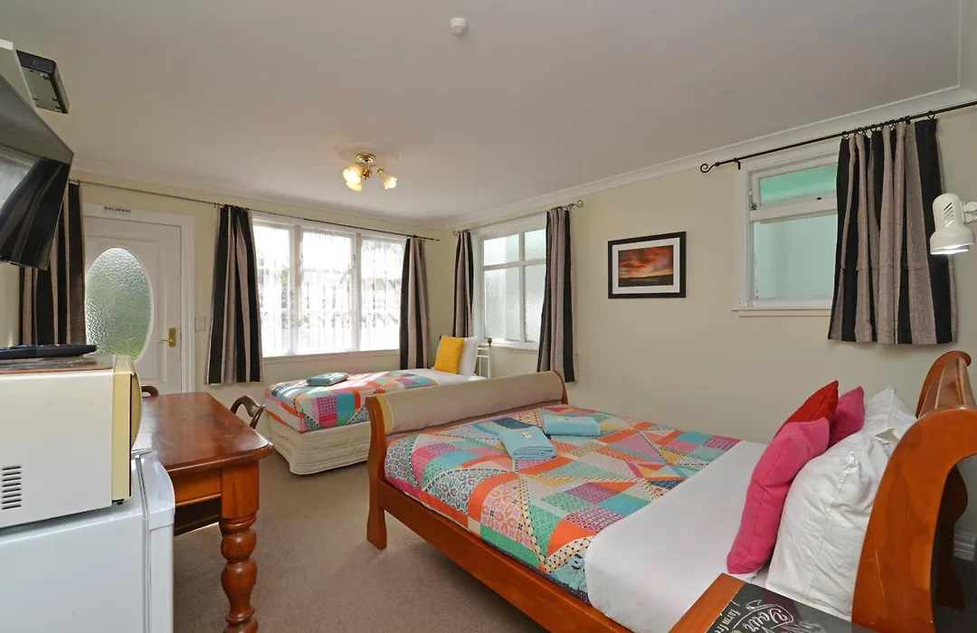 Richmond Guest House-1
