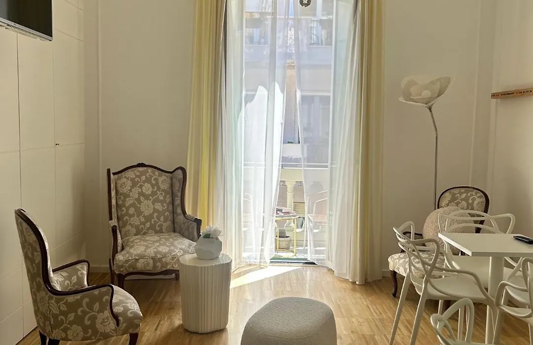 Maison Fleurie-1