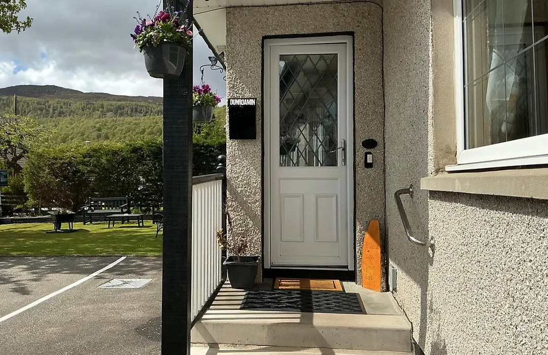 Dunroamin Bed And Breakfast-1