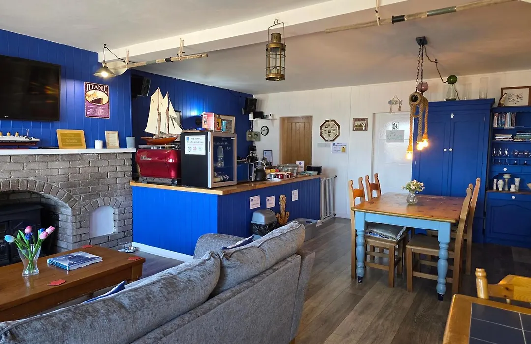 The Seafront Inn Holyhead-1